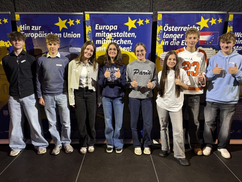 Am 19.11.2026 nahmen wir EU-Botschafter:innen gemeinsam mit rund 100 anderen Schüler:innen aus der ganzen Steiermark bei der Auftaktveranstaltung zur neuen Europastrategie teil.